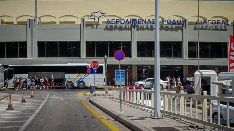 «Πρωταθλήτρια» η Ρόδος τον Σεπτέμβριο: Άλμα +8,8% στις αεροπορικές θέσεις από το εξωτερικό – Στα 4,8 εκατ. το σύνολο της χώρας
