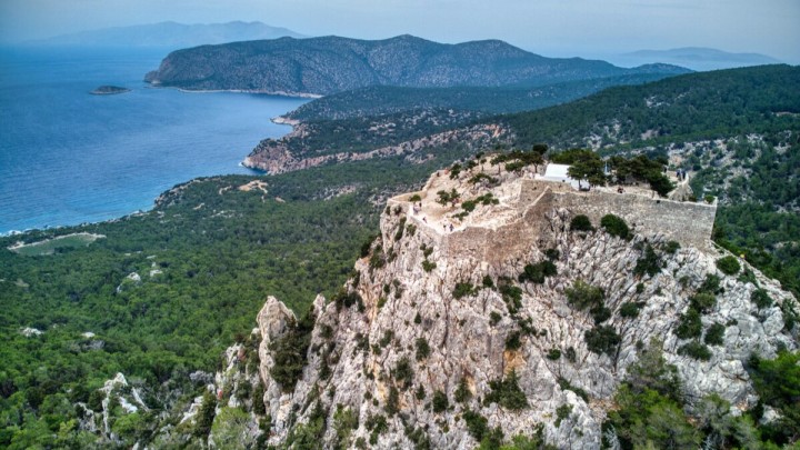 Πού μπαίνουν ανεμογεννήτριες, πού μπαίνει «μπλόκο» και τι ισχύει για την Κατταβιά