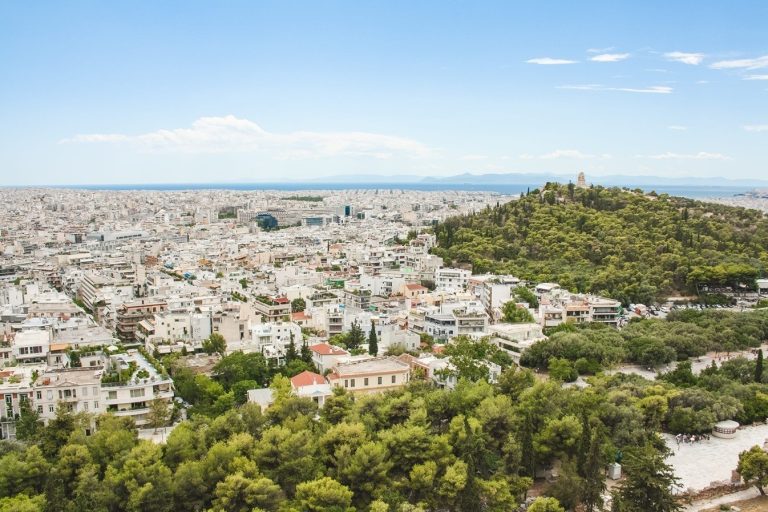 Airbnb, αντιπαροχή και συνιδιοκτησίες: Τι περιλαμβάνει ο νέος νόμος