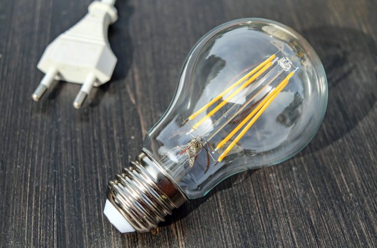 Ρεύμα: Έρχονται μέτρα στήριξης για το ανοδικό ράλι τιμών από τον Σεπτέμβριο