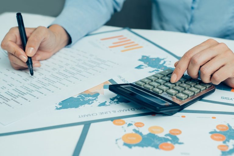 Σφίγγει τον κλοιό σε servicers η κυβέρνηση – Στο μικροσκόπιο οι πρακτικές, τι καταγγέλλουν οι δανειολήπτες