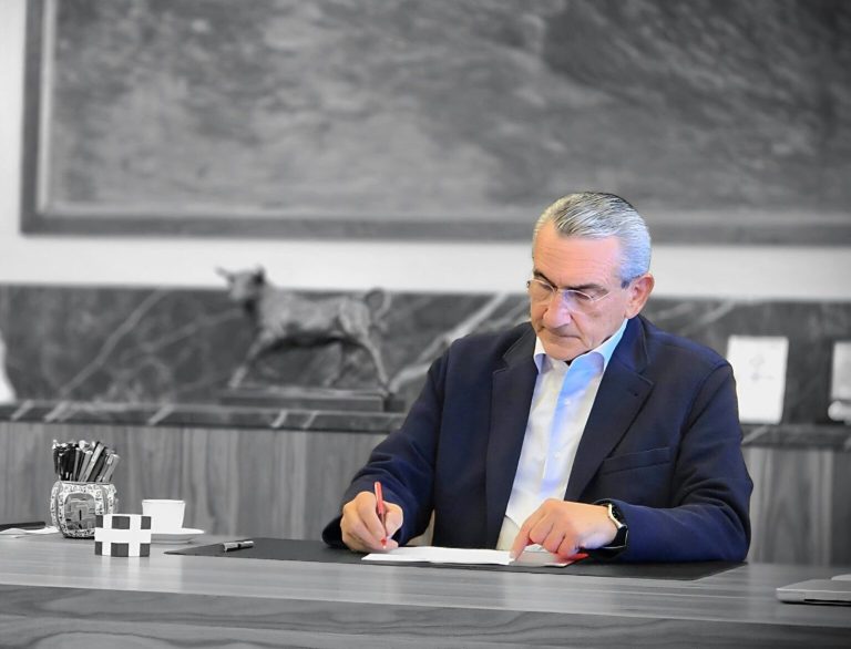 Δεκτό  από το Υπουργείο Υποδομών και Μεταφορών το αίτημα του Περιφερειάρχη – Στο σύνολο των ΕΔΧ ΤΑΞΙ αυτοκινήτων εντός της Περιφέρειας Ν. Αιγαίου, η δυνατότητα αντικατάστασης με 6θέσια ή 9θέσια οχήματα