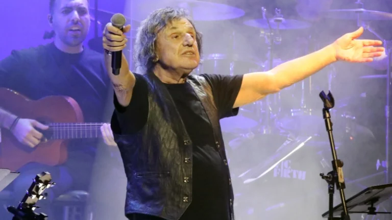 Ακύρωση συναυλιών του Βασίλη Παπακωνσταντίνου, λόγω πνευμονίας