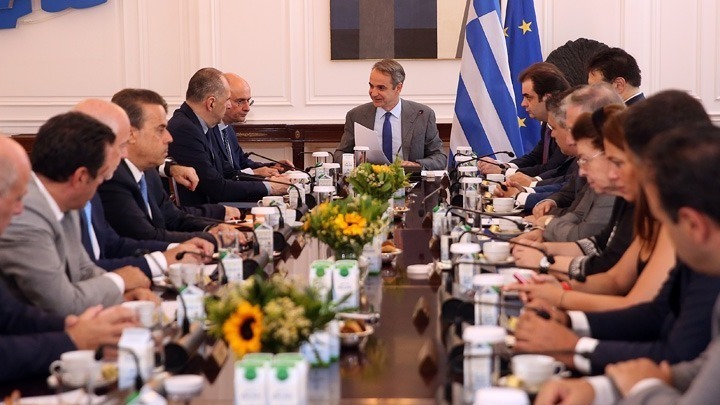 Συνεδριάζει τη Δευτέρα το Υπουργικό Συμβούλιο: «Ελλάδα 2.0», ακρίβεια, νέα σχολική χρονιά και χωροταξικά η ατζέντα της συνεδρίασης
