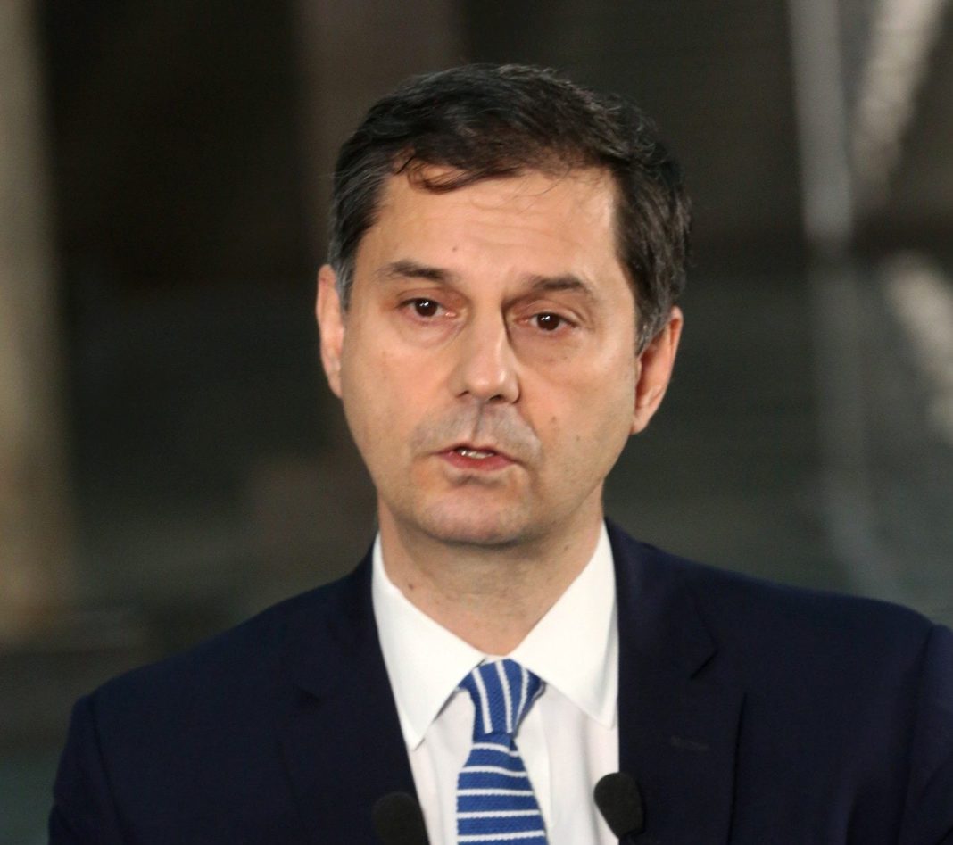 ΠΑΣΟΚ: Ο κ. Θεοχάρης ξεχνά ότι στο όνομα και των «κακομοίρηδων» ασκεί τα καθήκοντά του