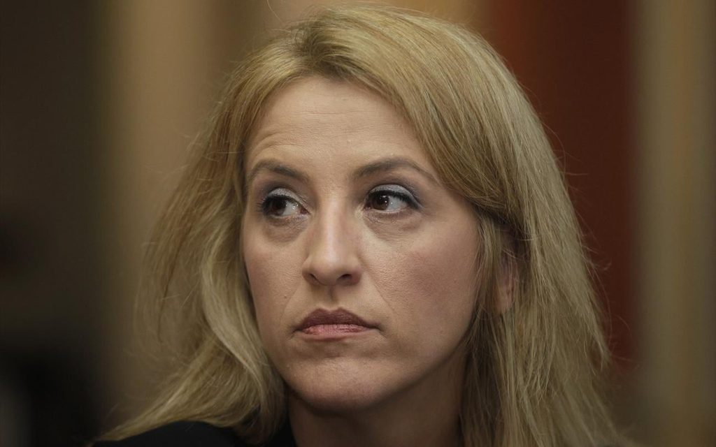 Ρένα Δούρου: Οι πρώιμοι γάμοι στις κοινότητες Ρομά αποτελούν έμφυλη βία