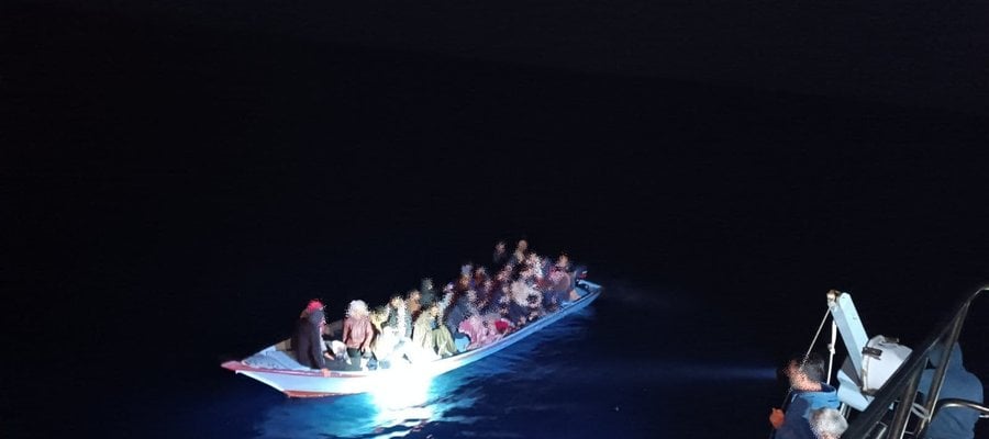 Κρήτη: Συλλήψεις ανήλικων διακινητών παράνομων μεταναστών