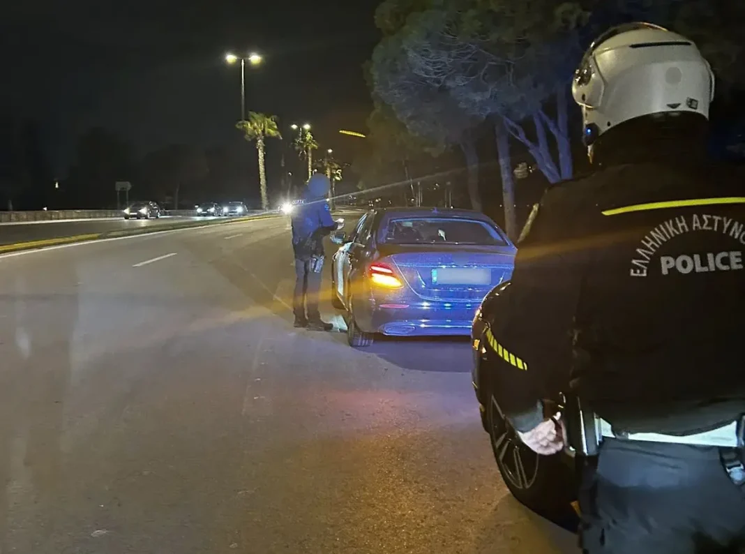 Βούλα: Ταυτοποιήθηκε οδηγός αυτοκινήτου στο αντίθετο ρεύμα κυκλοφορίας κεντρικής λεωφόρου