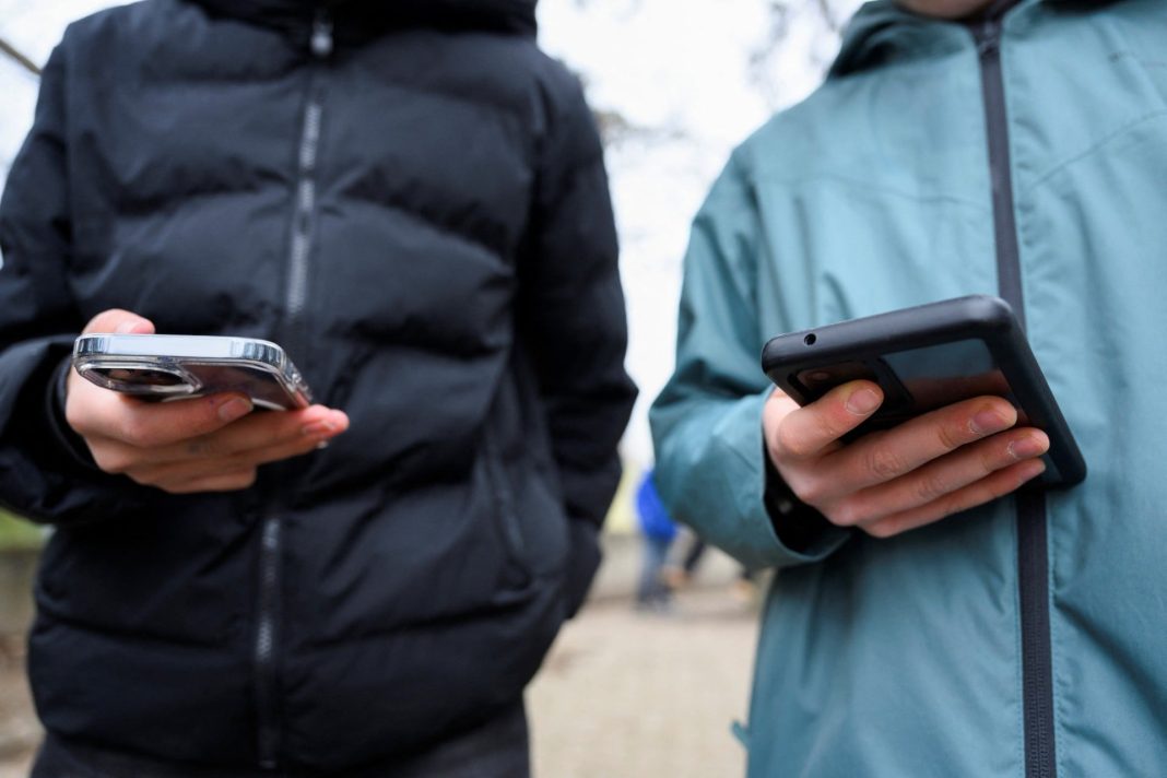 Social media: Η ψηφιακή ζωή των εφήβων και οι νέοι κίνδυνοι