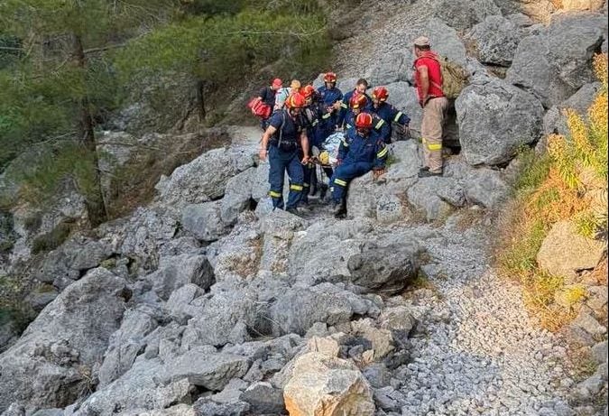 Βόρεια Τζουμέρκα: Συνδρομή πυροσβεστών σε τραυματισμένη 75χρονη πεζοπόρο