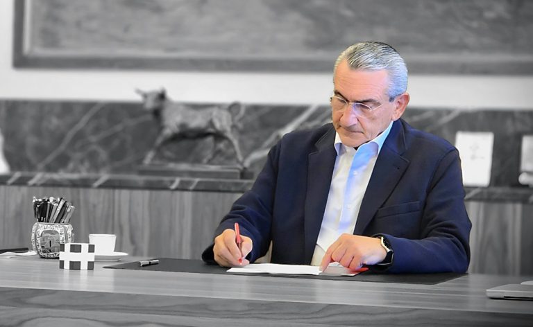 Υπεγράφη η εργολαβική σύμβαση ύψους 3,68 εκατ. ευρώ για τον ηλεκτροφωτισμό του Επαρχιακού Οδικού Δικτύου της Καλύμνου