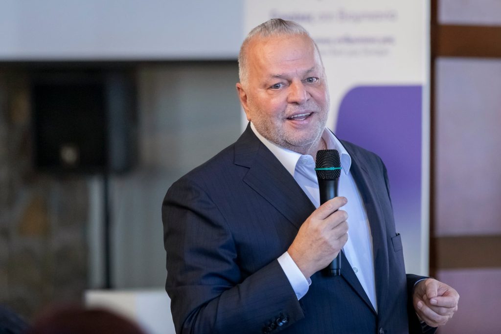 Eυ. Μυτιληναίος στους FT: «Η Ευρώπη κινδυνεύει να χάσει την κούρσα για το γάλλιο»