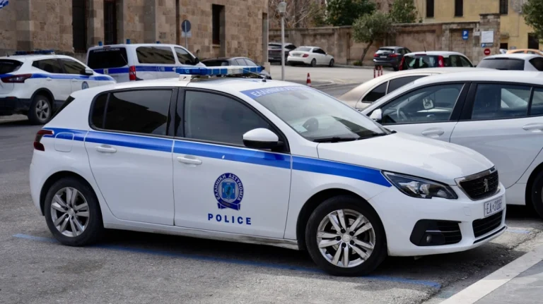 Σε άθλιες συνθήκες διαβίωσης οικογένεια με δύο ανήλικα παιδιά στη Ρόδο, συνελήφθησαν οι γονείς