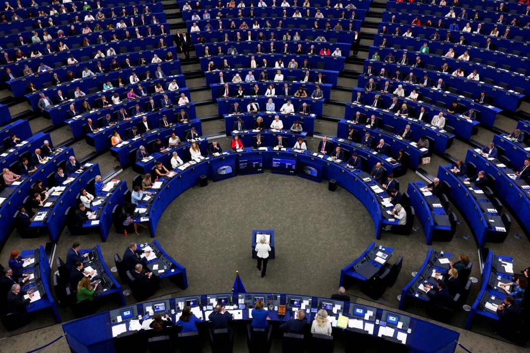 Brexit: Η Βρετανία κοιτάζει ξανά προς την ΕΕ με αφορμή την πρόταση για τον Καναδά