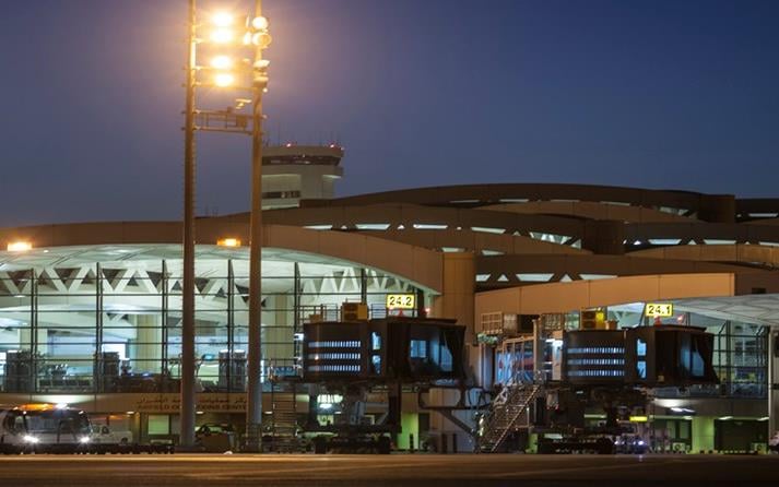 Σαουδική Αραβία: Επαναλειτουργεί το αεροδρόμιο του Ριάντ δύο εβδομάδες μετά την πολύνεκρη επίθεση των Χούθι