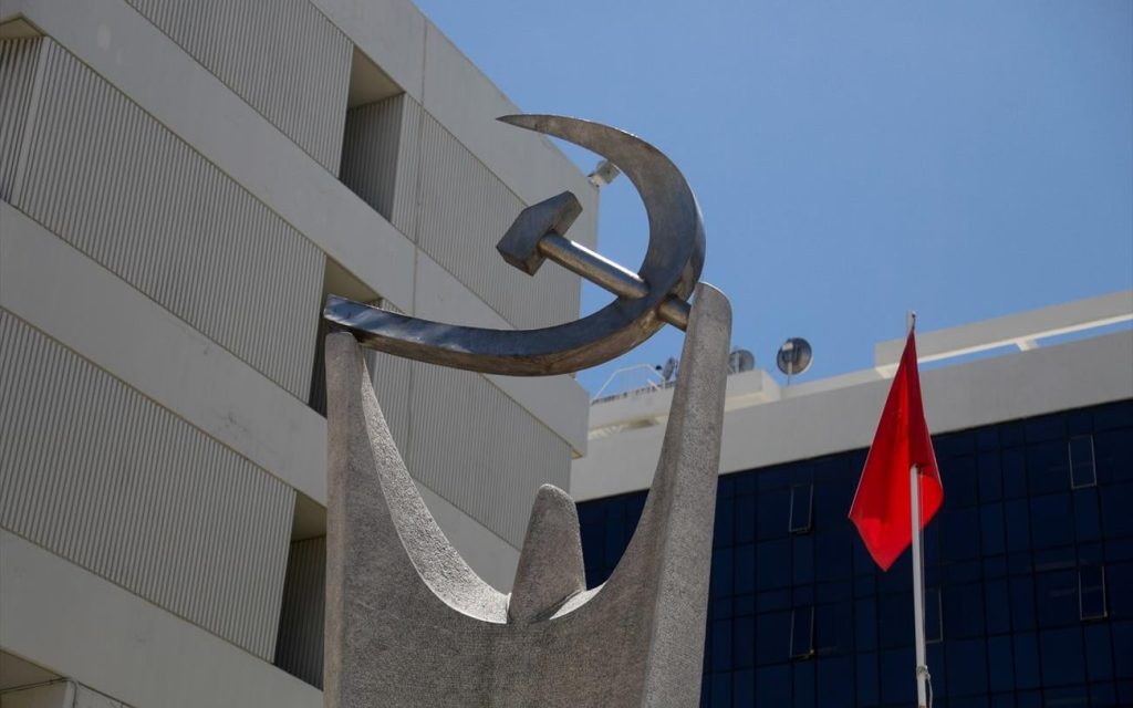 ΚΚΕ: Εξοργιστικό το παραμύθι Μητσοτάκη περί «πυλώνα σταθερότητας»