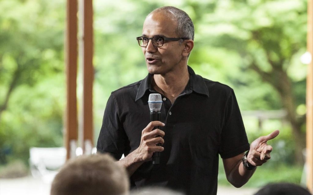Ο επικεφαλής της Microsoft ζητά «φρένο έκτακτης ανάγκης» για τα προηγμένα συστήματα τεχνητής νοημοσύνης