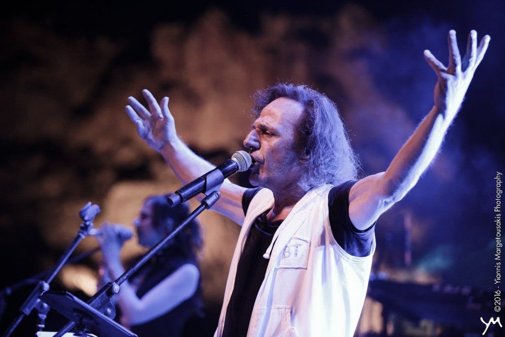 Βασίλης Παπακωνσταντίνου: «Είμαι καλά και αναρρώνω στο σπίτι»