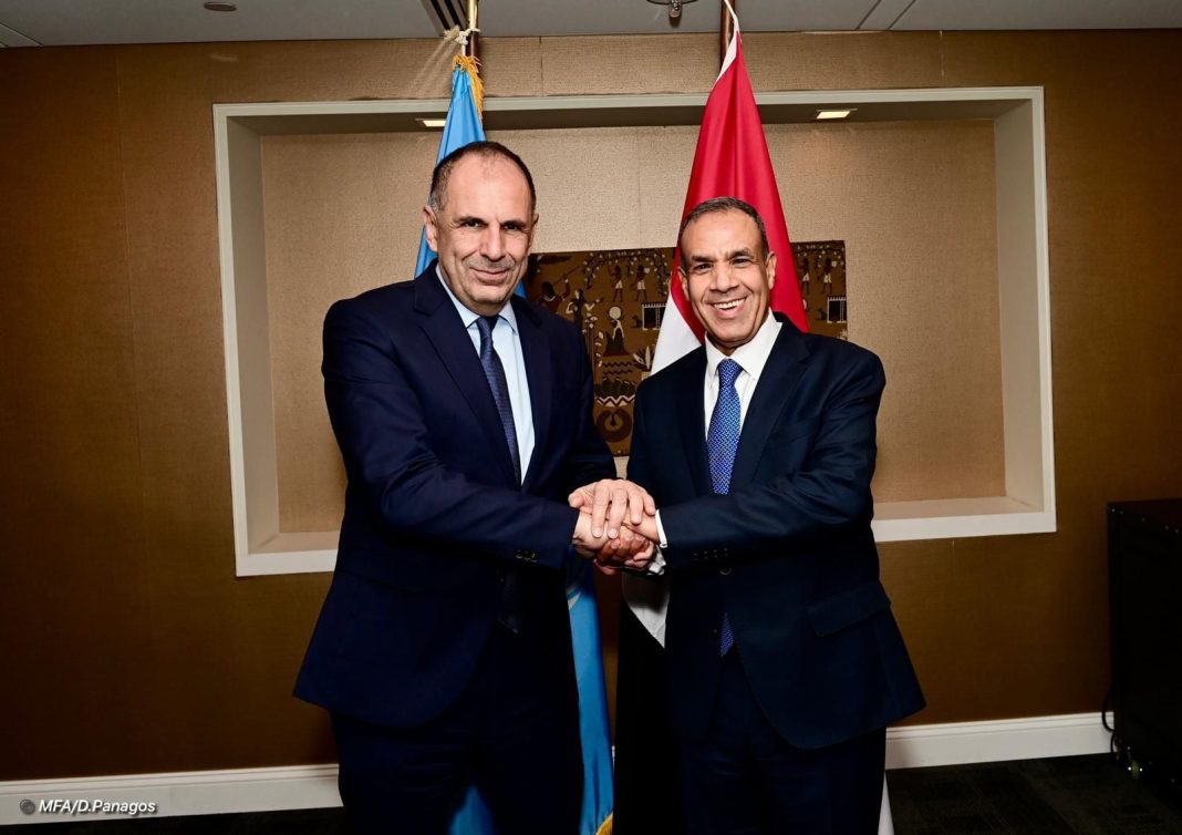 «Απάντηση» Αθήνας και Καΐρου στο τουρκολιβυκό: Συμφώνησαν να συνεχίζουν τις συζητήσεις για επέκταση της ελληνοαιγυπτιακής ΑΟΖ