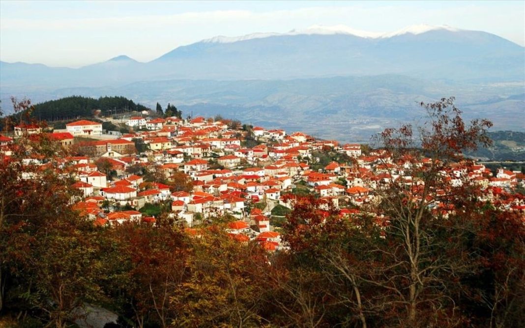 Φθινοπωρινή απόδραση στη Βερδικούσσα: Το άγνωστο χωριό των Αντιχασίων και το μαγικό δάσος της Μαμαλής