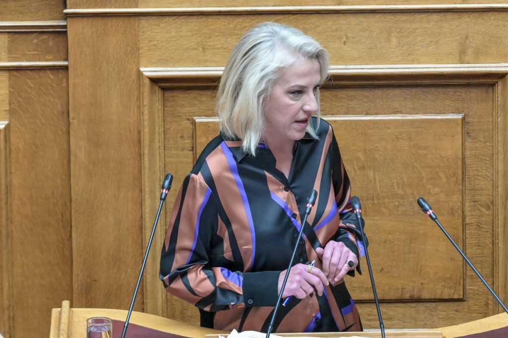 «Πυρά» Δούρου για την επίσκεψη Ρούμπιο: Μετατρέπει την Πνύκα σε ντεκόρ για ακροδεξιές απόψεις που προωθούν οι ΗΠΑ