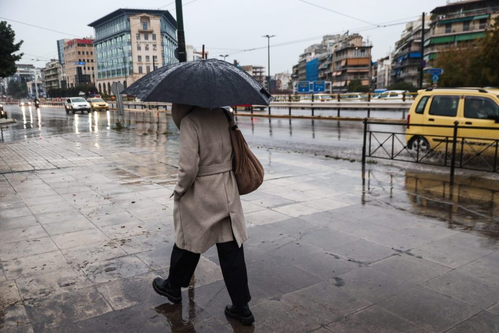 Καιρός: Με βροχές, καταιγίδες και κρύο η 28η Οκτωβρίου – Πού θα είναι πιο έντονα τα φαινόμενα
