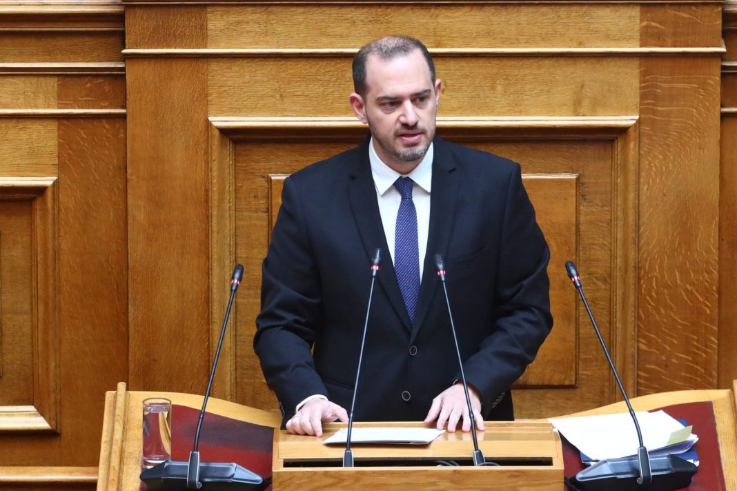 Στο νοσοκομείο εσπευσμένα ο Γιώργος Κώτσηρας- Αισθάνθηκε αδιαθεσία στη Βουλή