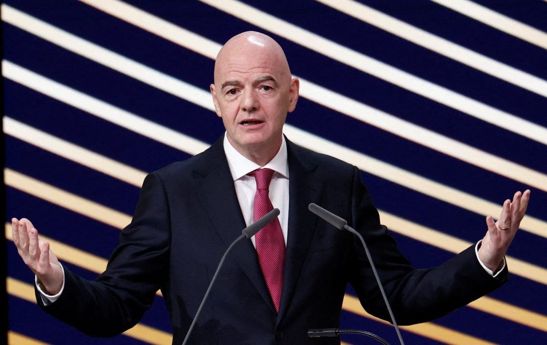Times: Ερωτήματα για τις αμοιβές του Ινφαντίνο – Πρόσθετες πληρωμές άνω των 1,6 εκατ. ευρώ