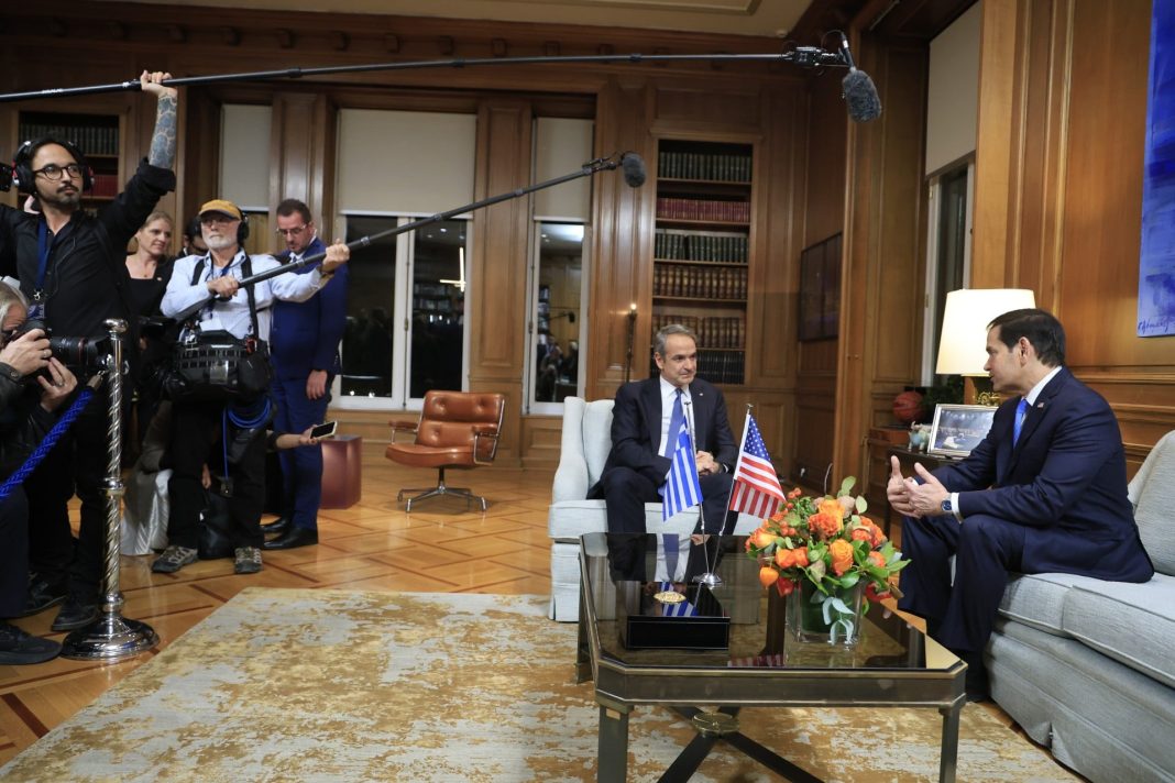 Στο Μαξίμου ο Ρούμπιο για τη συνάντηση με τον Μητσοτάκη
