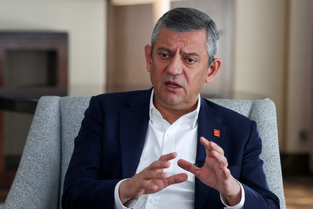 Οζέλ κατά Ερντογάν: «Με τα λάθη μας ενισχύσαμε την Ελλάδα»